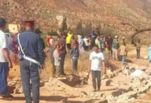 صورة مقتل راعي غنم وقطيعه بعد إنهيار سور مدرسة على رؤوسهم بإقليم أزيلال