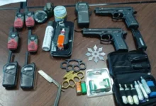 صورة ضمنها مسدسات إحباط عملية تهريب خطيرة بميناء الناظور بفضل يقظة وكفاءة عناصر الجمارك