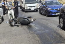 صورة تسرب زيتي من شاحنة يتسبب في حادث جماعي بشارع كماسة بمراكش