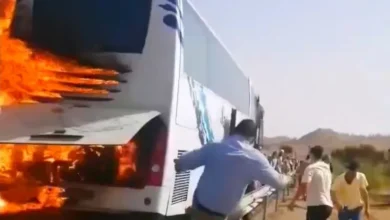 صورة كان على متنها 54 راكبا …. حادث مروع على الطريق السيار بين الدار البيضاء ومراكش بسبب احتراق حافلة