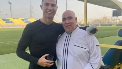 صورة كريستيانو رونالدو يحتفل بعيد ميلاد الطباخ المغربي لفريق النصر في معسكر النمسا
