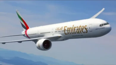 صورة شاب مغربي يرغم طائرة إماراتية ضخمة على العودة من السماء إلى مطار الدار البيضاء