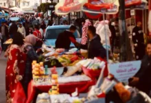 صورة احتلال الملك العمومي في رمضان يربك أحياء الدار البيضاء ويعيد النقاش حول تنظيم الباعة الجائلين