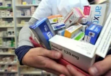 صورة فوضى في بيع الأدوية … صيدليات المغرب تُدار من طرف صيادلة وهميين