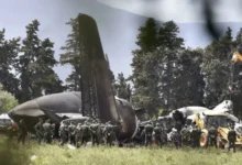 صورة ارتفاع ضحايا تحطم طائرة عسكرية جزائرية إلى أربعة بعد وفاة اثنين من أفراد الطاقم