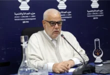 صورة بنكيران يفتح النار على أخنوش: مصيرك هو المحكمة والسجن .. وملف الـ260  مليار يشعل المواجهة