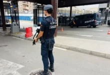 صورة مغربي مطلوب لفرنسا يوقف بمعبر بني أنصار في قضية اختطاف وابتزاز