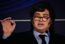صورة رئيس الأرجنتين يُفجّر قنبلة سياسية في وجه سانشيز : لص فاسد … إهانة مدوّية تهزّ إسبانيا قبل الانتخابات