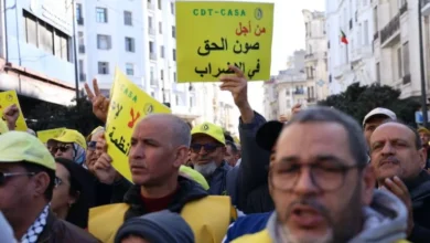 صورة قانون الإضراب الجديد يدخل حيز التنفيذ وسط تمسك النقابات بالاحتجاج ومواصلة الحركات الشعبية