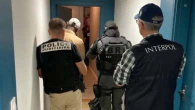 صورة باريس : تعثر في مسطرة تسليم طبيب فاس المتهم بقتل زوجته الطبيبة ضواحي تازة