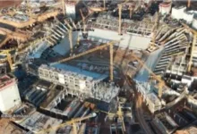 صورة لجنة الفيفا على أبواب المغرب لتفقد ملاعب مونديال 2030… وملعب الحسن الثاني ببنسليمان يخطف الأنظار