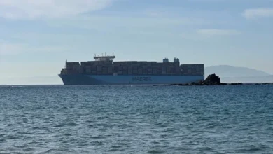 صورة توتر الخليج يدفع “ميرسك” إلى تعليق عبور سفنها عبر مضيق هرمز