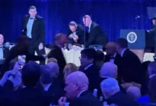 صورة نجاة الرئيس الأمريكي دونالد ترامب من محاولة إغتيال