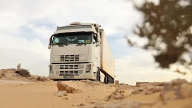 صورة إحراق شاحنة مغربية في مالي وتحذيرات مهنية من مخاطر العبور
