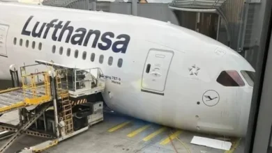 صورة اضطراب بمطار فرانكفورت : انهيار العجلة الأمامية لطائرة – بوينغ- يُصيب موظفين ويُلغي رحلة إلى لوس أنجلوس