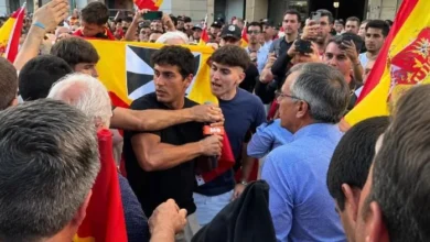 صورة سبتة تفضح الوصفة الإسبانية في مدريد .. عندما تهرب كاميرا القناة الاسبانية من الغضب ويهتف الشارع: الصحافة الإسبانية مُضلِّلة