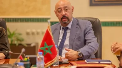 صورة توقيف عمدة طنجة منير ليموري بعد وصوله إلى مطار ابن بطوطة على خلفية قضية تزوير أوراق التصويت