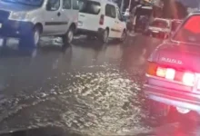 صورة الحسيمة : نصف ساعة من الأمطار تكشف البترول الأسود بشوارع إمزورن وكارثة بجماعة بني بوعياش