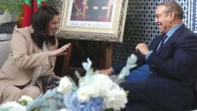 صورة المنصوري تبلغ أوزين في لقاء قصير أن أحزاب في الأغلبية ترفض مشاركة الحركة الشعبية في الحكومة