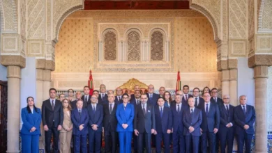 صورة الملك محمد السادس يترأس تعيين الحكومة الجديدة برئاسة فاطمة الزهراء المنصوري وأعضاؤها يؤدون القسم